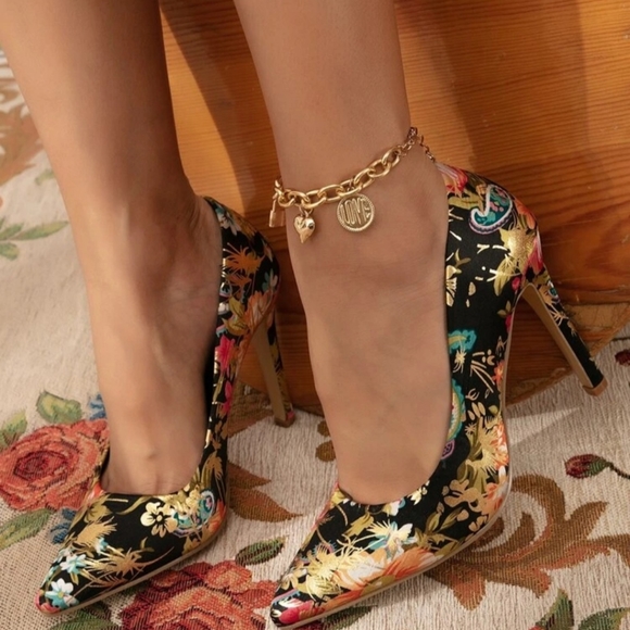 Shoes - Picture 1 of 1
